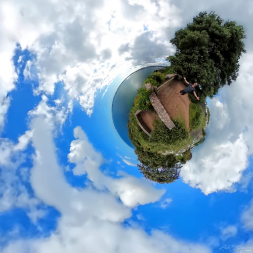 Cliff edge on Daddyhole Plain Cliff edge on Daddyhole Plain