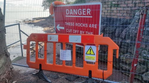 Institute Beach Closed, Torquay