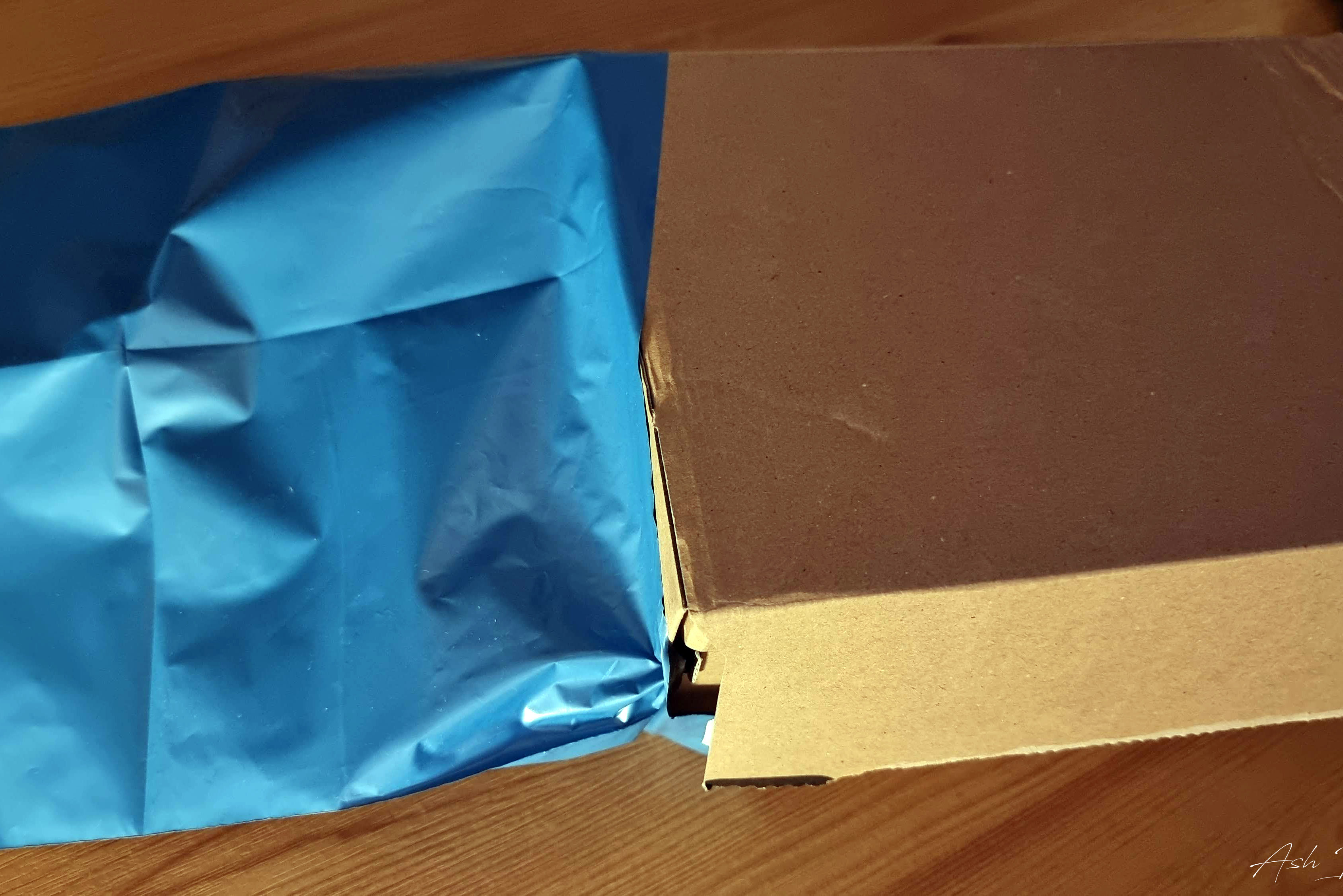 Original bag to small for the outer box, Samsung Upgrade Program 7